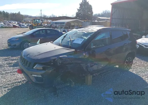 2019 Jeep Compass Trailhawk 4X4 from USA, damaged, VIN 3C4NJDDB2KT688238
